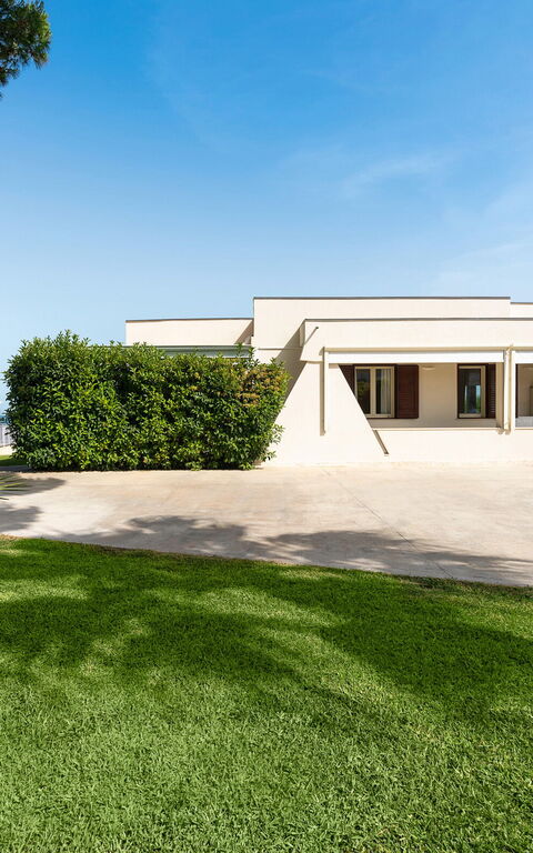 Stella Maris: Eksteriør, Hage, Hovedinngang, Utendørs