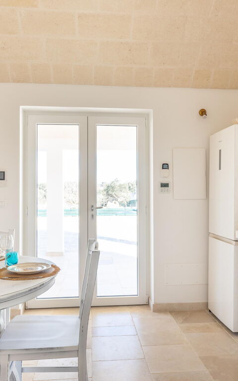 Trullo Adea: Kjøkken, Lunsjrom