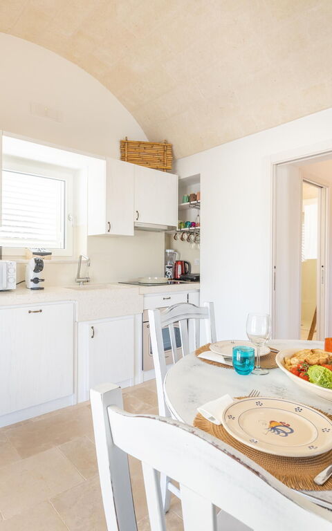 Trullo Adea: Kjøkken, Lunsjrom