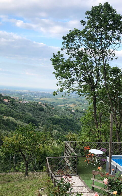 La Nocciola: basseng, Utendørs