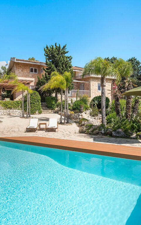 Villa Madda: basseng, Utendørs