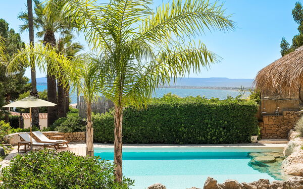 Villa Madda: basseng, Utendørs