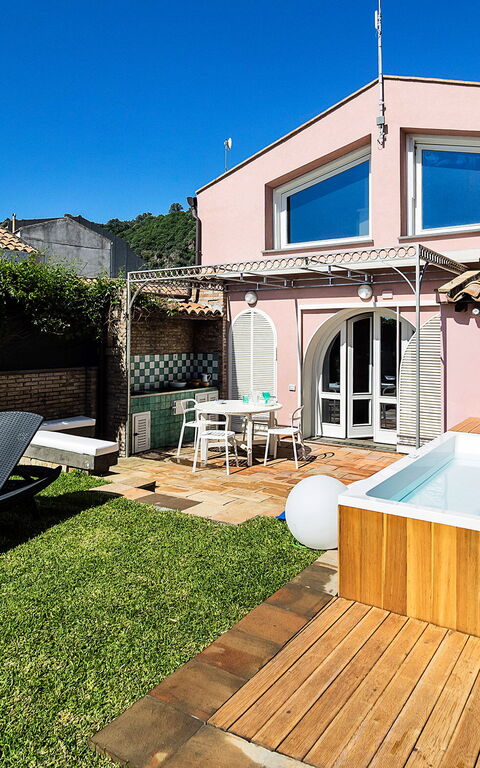 Casa Tecla: basseng, Hage