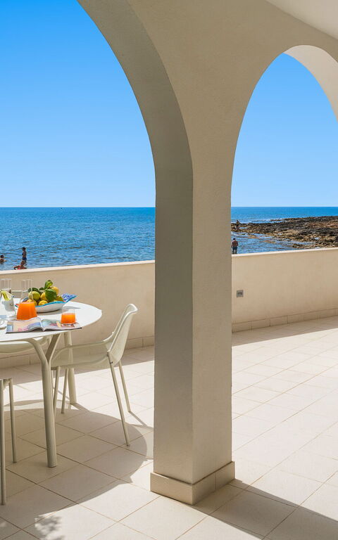 Brezza Marina: Eksteriør, Utendørs