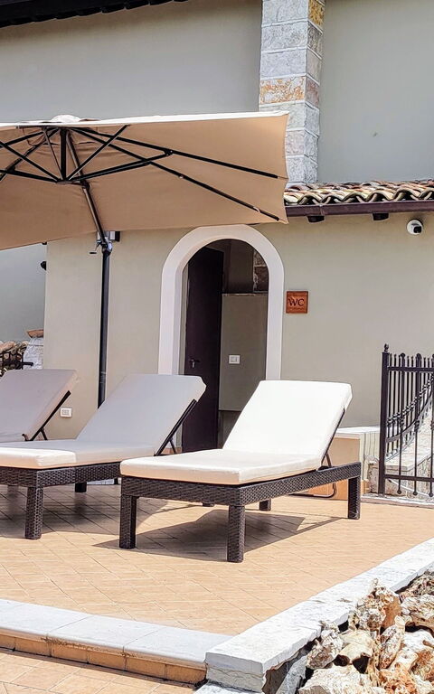 Villa Tagliaferri: Hage, Sommer