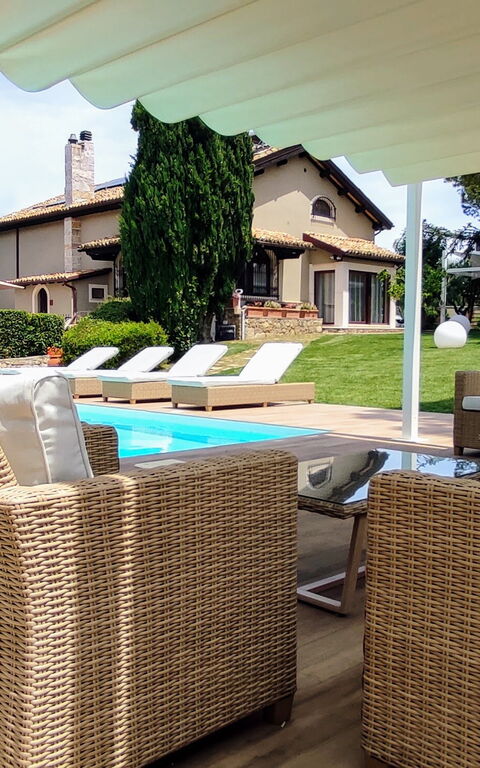 Villa Tagliaferri: basseng, Hage