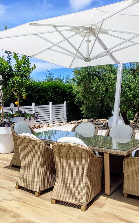 Villa Tagliaferri: basseng, Hage