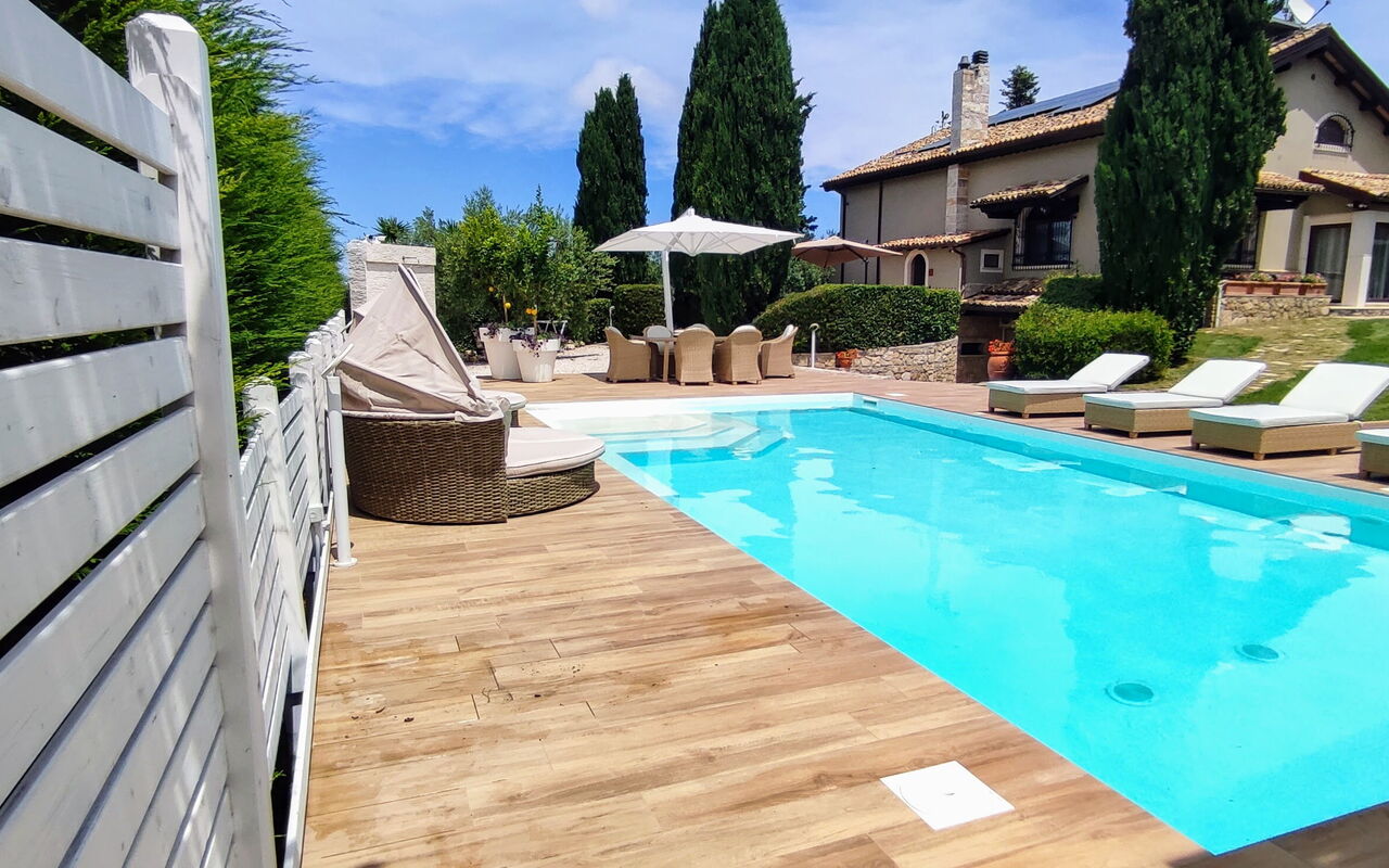 Villa Tagliaferri: basseng, Eksteriør, Sommer