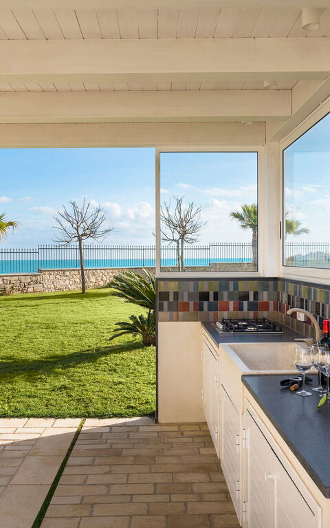 Villa Azulea: Balkong / terrasse / uteplass, Hage