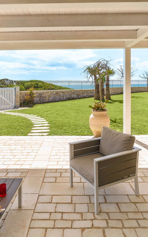 Villa Azulea: Balkong / terrasse / uteplass, Hage