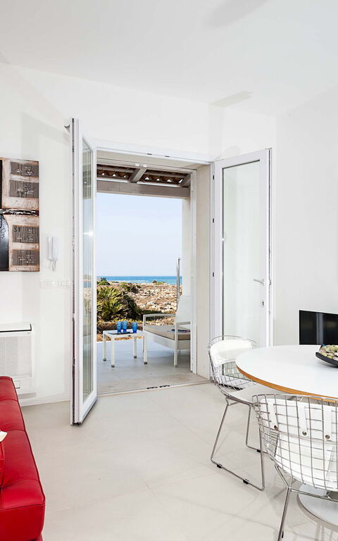 Villa Capo Passero: Kjøkken, Stue