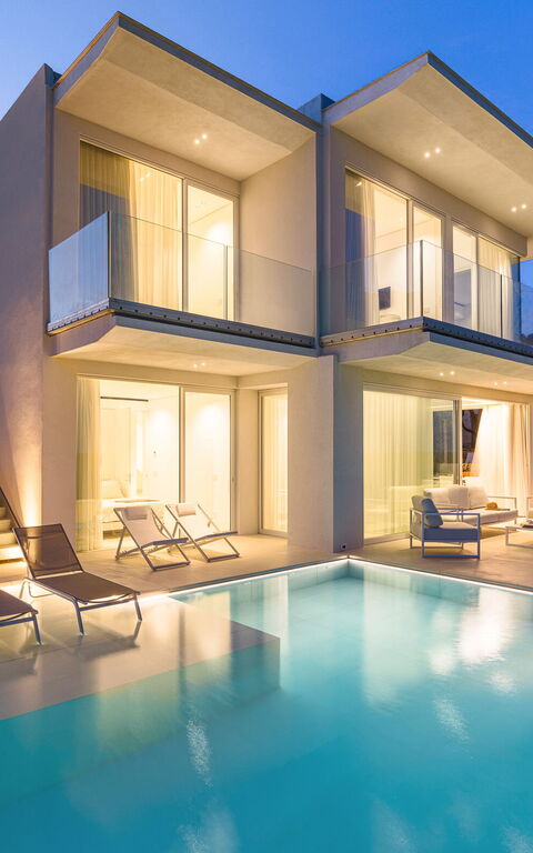 Bedda Matri: basseng, Eksteriør, Utendørs