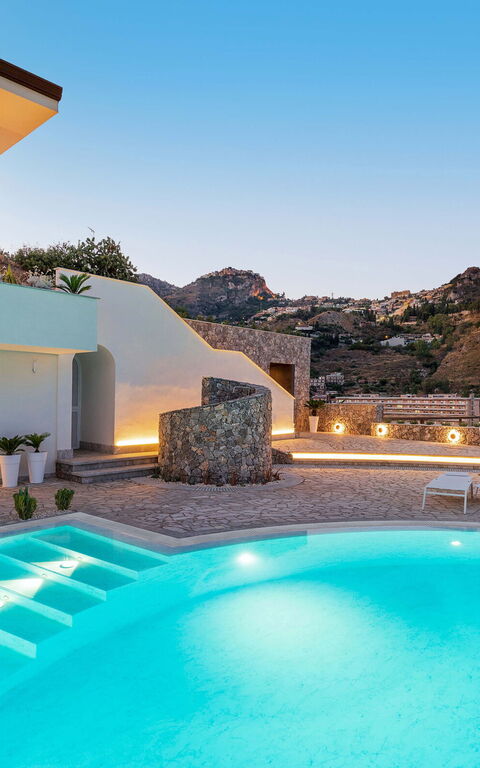 Baya Bella: basseng, Eksteriør, Utendørs