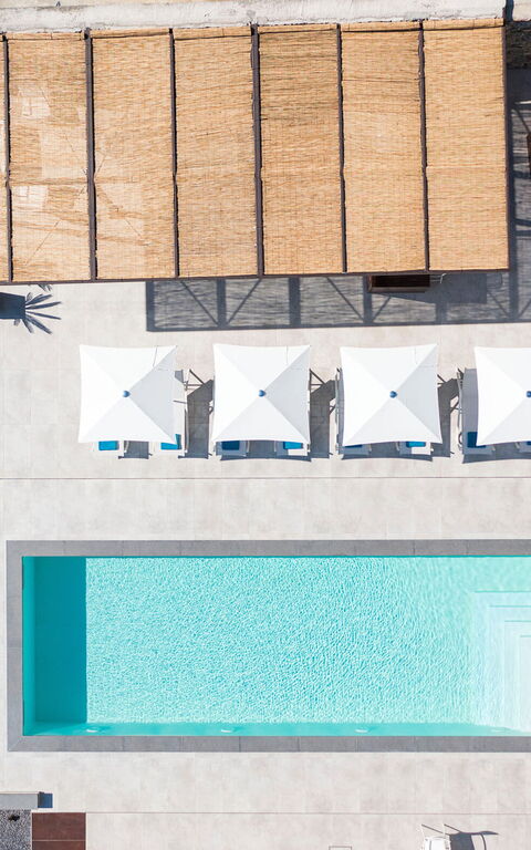 Zagara Bianca: basseng, Eksteriør, Utendørs