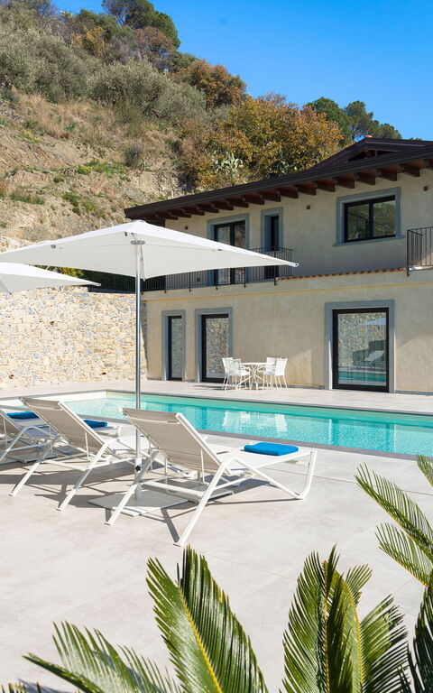 Zagara Bianca: Eksteriør, Utendørs