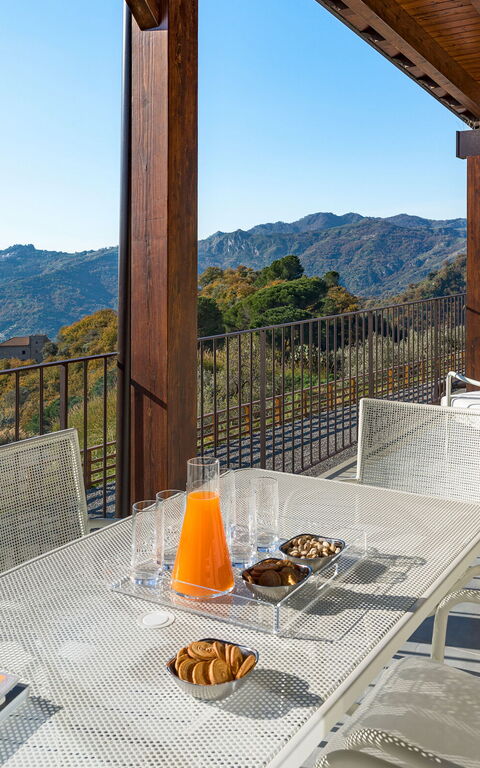 Zagara Bianca: Eksteriør, Mat, Utendørs, Visningar