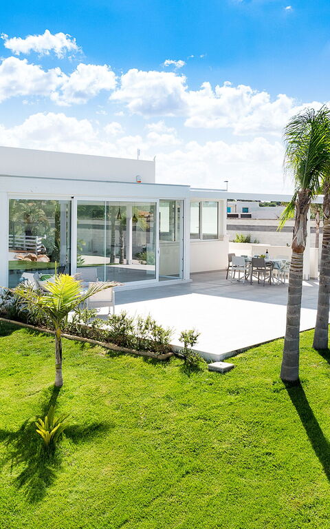 Diantha: Eksteriør, Hage, Utendørs