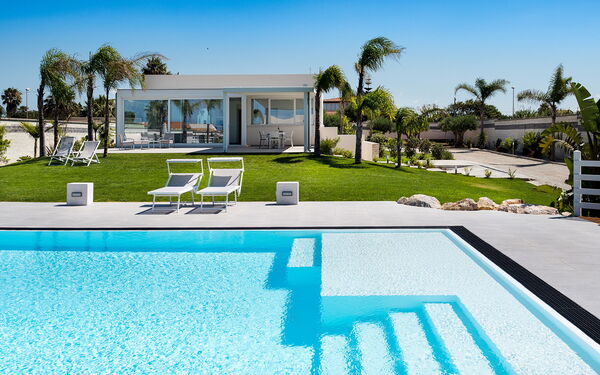 Diantha: basseng, Eksteriør, Hage, Utendørs