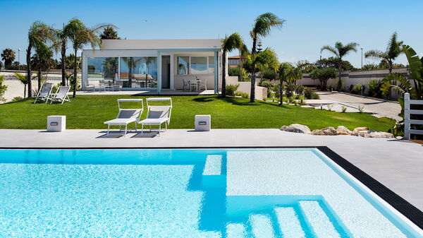 Diantha: basseng, Eksteriør, Hage, Utendørs