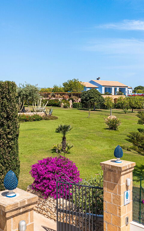 Pigna Blue: Eksteriør, Utendørs