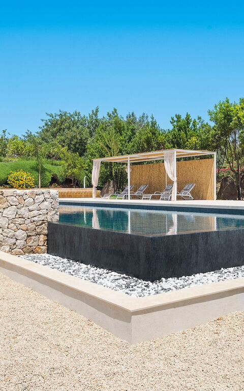 Pigna Blue: basseng, Eksteriør, Utendørs