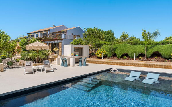 Pigna Blue: basseng, Eksteriør, Utendørs