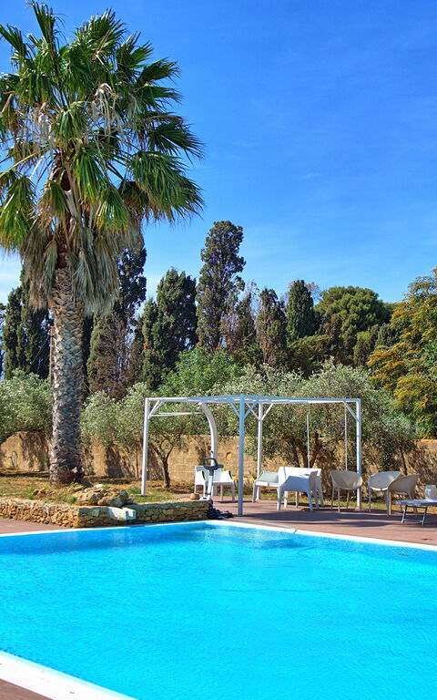 Villa Maraus: Eksteriør, Utendørs