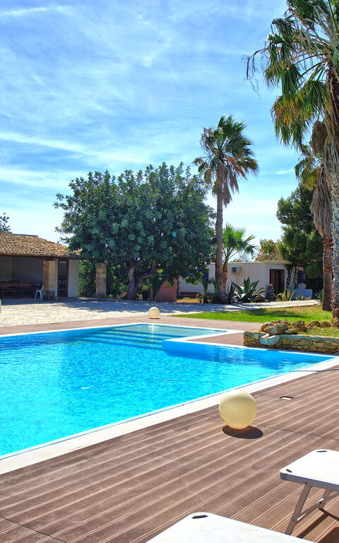 Villa Maraus: Eksteriør, Utendørs