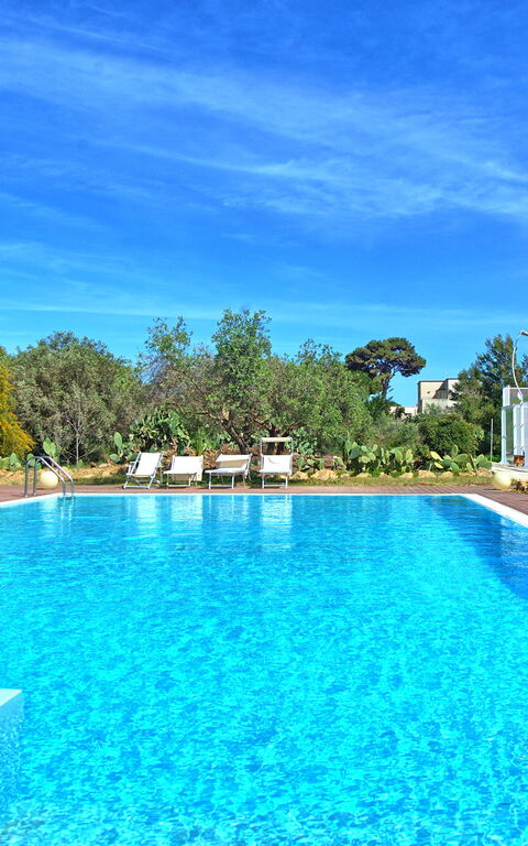 Villa Maraus: Eksteriør, Utendørs