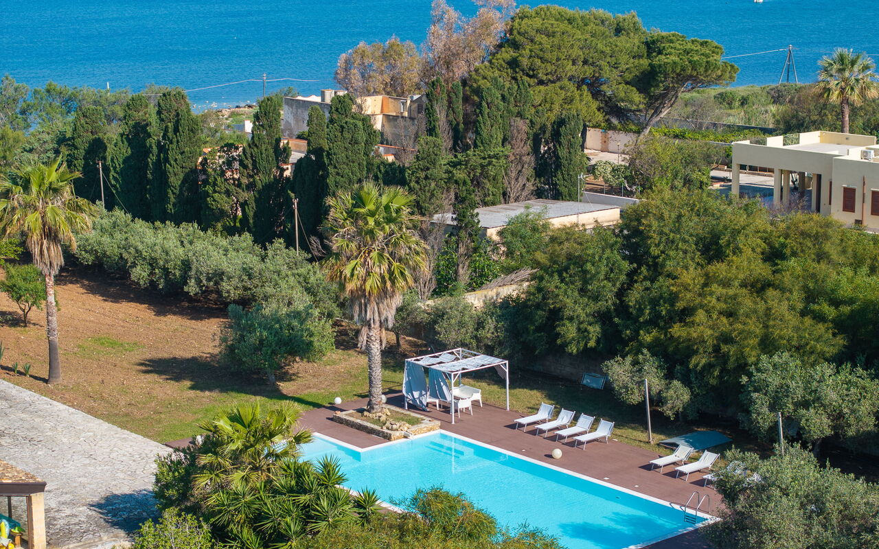 Villa Maraus: basseng, Hage, Visningar