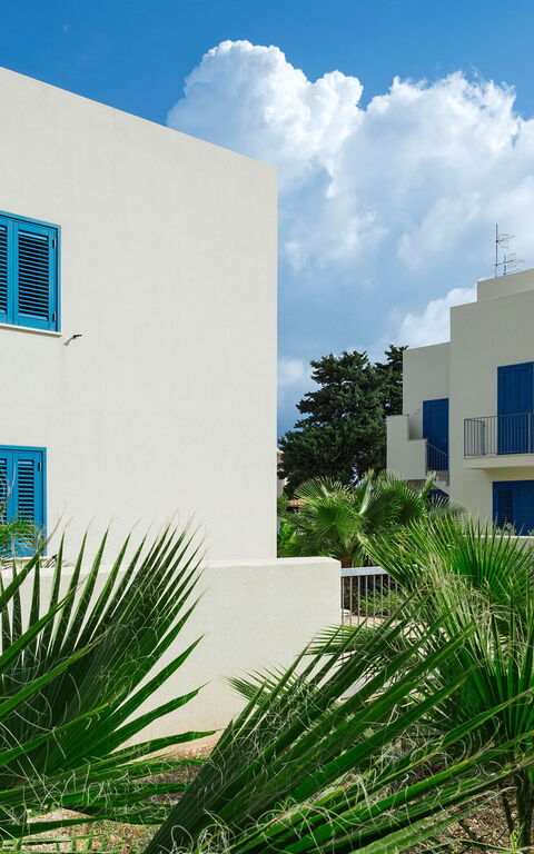 Lisca Bianca: Eksteriør, Hovedinngang, Utendørs