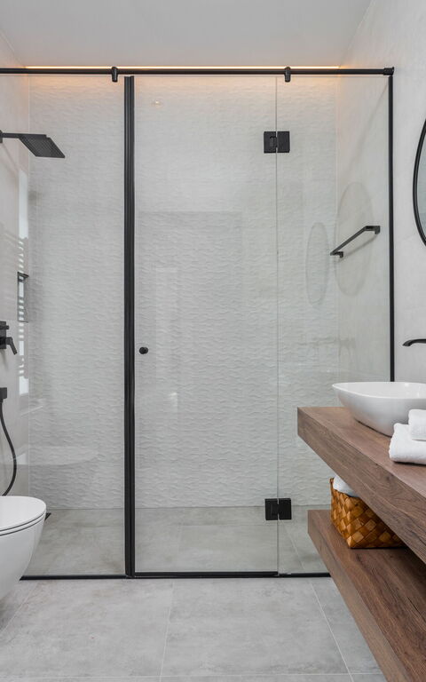 Villa Sea Breeze: Baderom