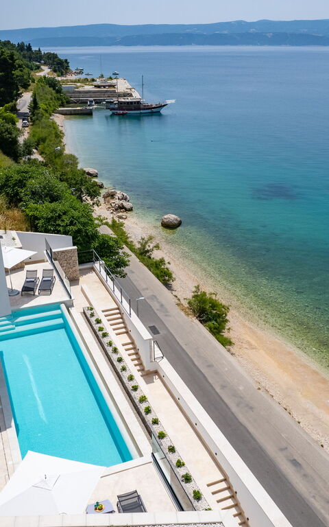 Villa Loma: basseng, Eksteriør, Visningar