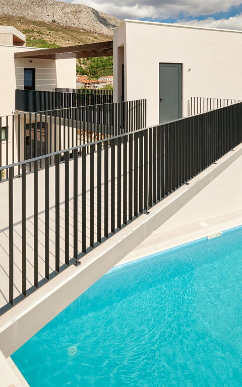 Villa Stella: Balkong / terrasse / uteplass, basseng, Visningar