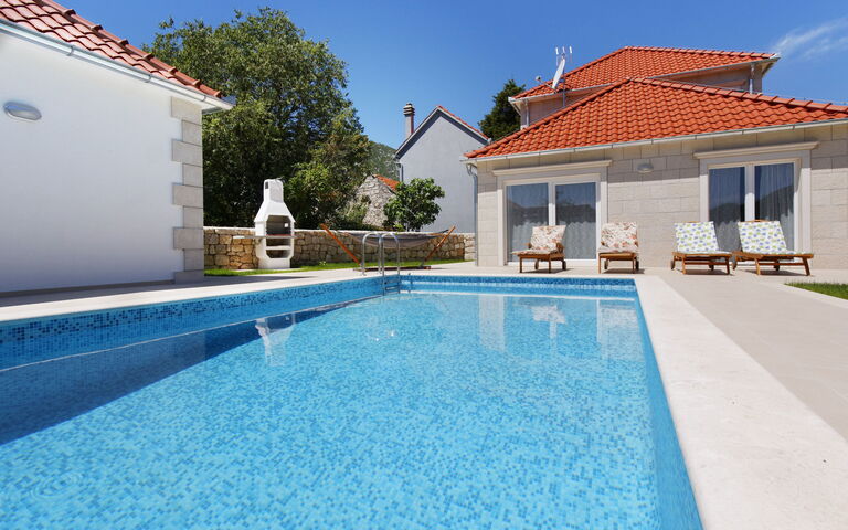 Villa Zupa: Balkong / terrasse / uteplass, basseng