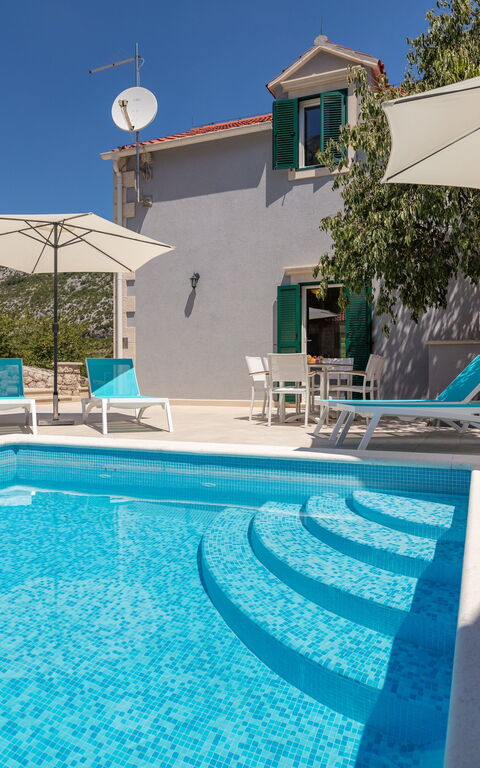 Villa Roglic: basseng, Utendørs