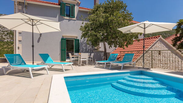 Villa Roglic: basseng, Utendørs