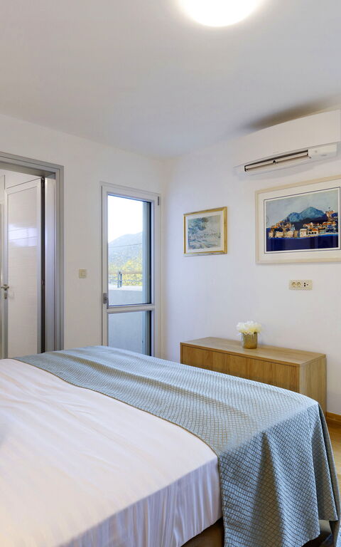 Villa Jure: Baderom, soverom