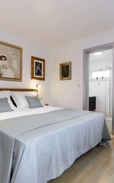 Villa Jure: Baderom, soverom