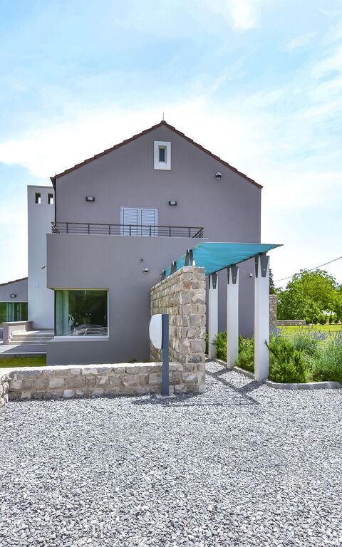 Villa Jure: Balkong / terrasse / uteplass, Eksteriør, Hage