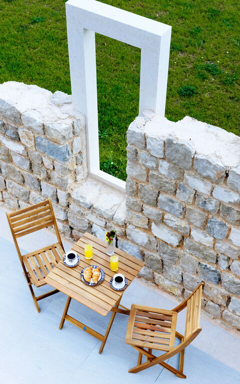 Villa Jure: Balkong / terrasse / uteplass, Utendørs