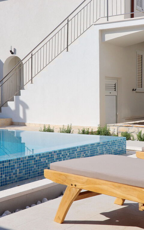 Villa Emerald: basseng, Eksteriør