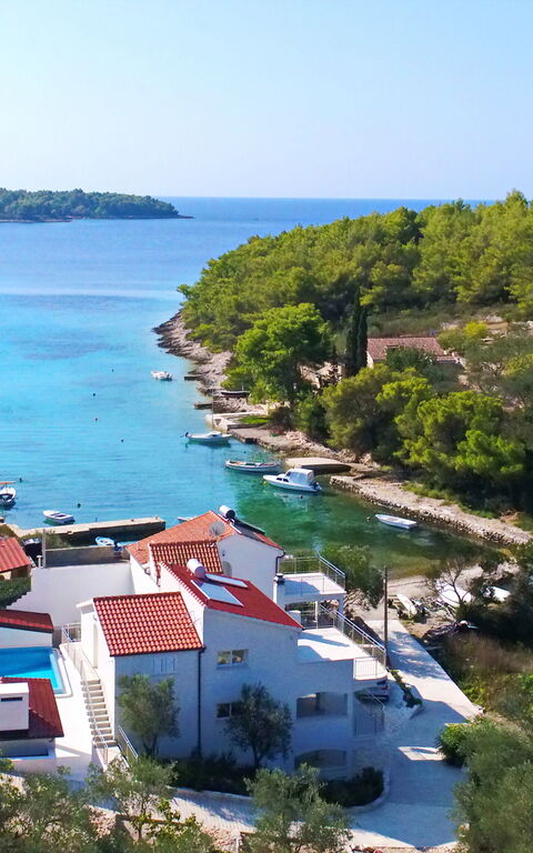 Villa Emerald: Eksteriør, Visningar