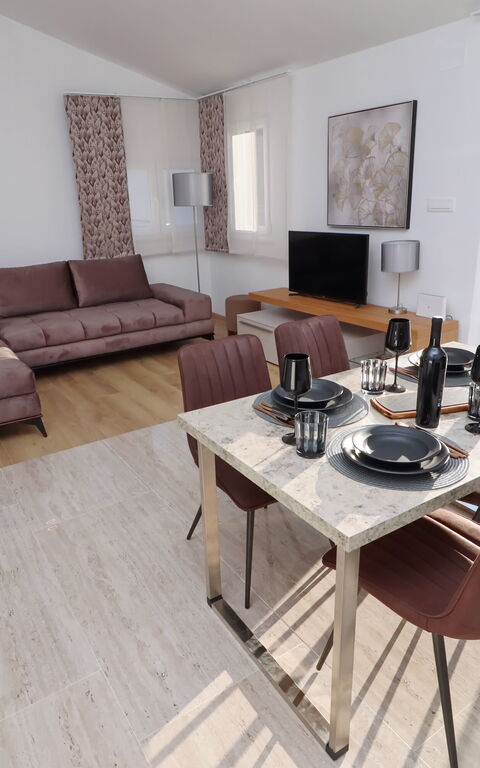 Villa Emerald: Balkong / terrasse / uteplass, Lunsjrom, Stue