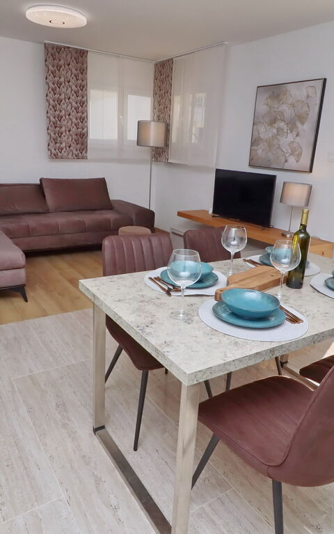 Villa Emerald: Balkong / terrasse / uteplass, Lunsjrom, Stue