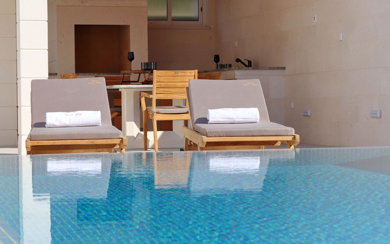 Villa Emerald: basseng