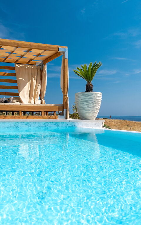 Villa Steropa: Balkong / terrasse / uteplass, basseng, Utendørs