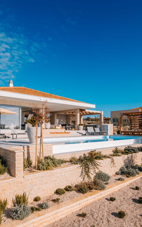 Villa Steropa: basseng, Eksteriør, Visningar