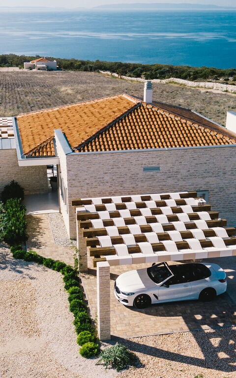 Villa Steropa: Eksteriør, Visningar