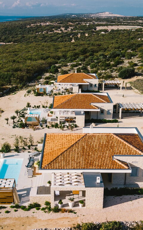 Villa Steropa: basseng, Visningar